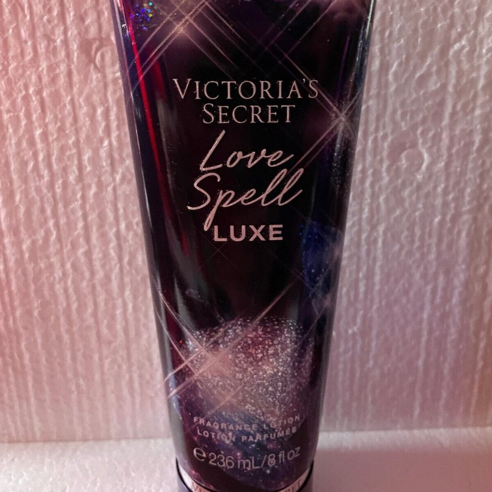 VICTORIA SECRETS LOVE SPELL LUXE FRAGRANCE LOTION - NEW WITH TAGS SALE